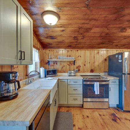 Rustic Cabin Retreat On Rangeley Lake! Zewnętrze zdjęcie