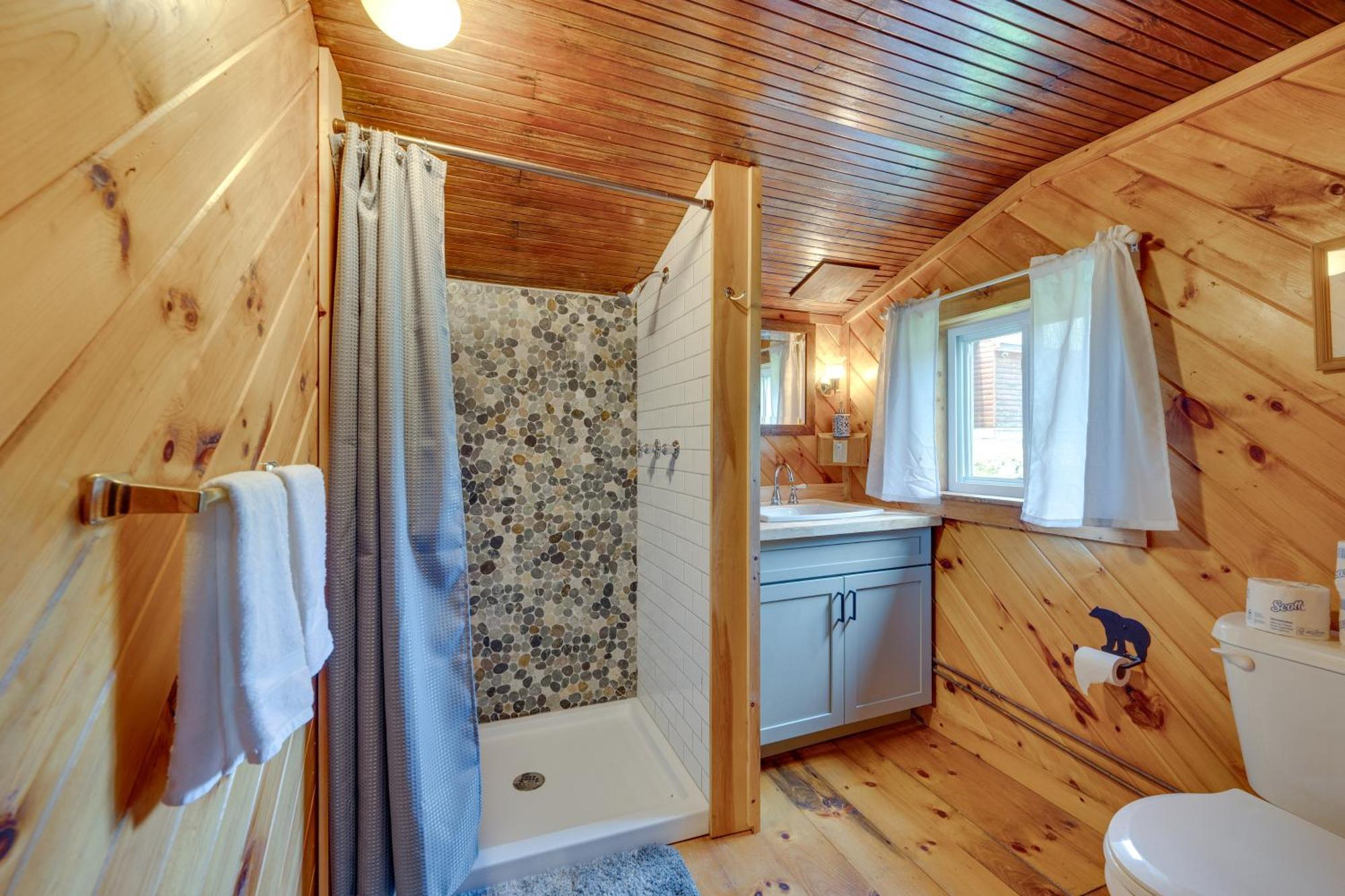 Rustic Cabin Retreat On Rangeley Lake! Zewnętrze zdjęcie